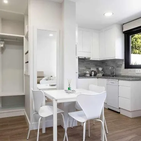 Sunnyland Martianez 1 Apartment